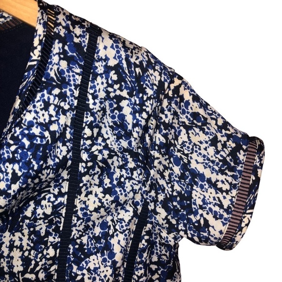 Banana Republic Navy and White Short Sleeved V neck Shift Dress Size 2 - Picture 6 of 6